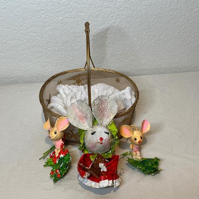 Lot 35 Vintage figures in basket