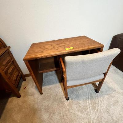 Lot 37 Vintage 80s Desk