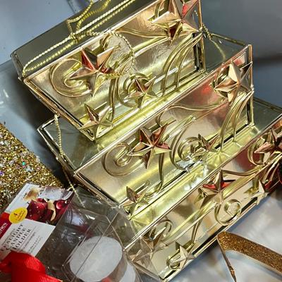 Lot 38 Tub of nativity sets