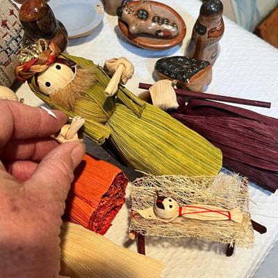 Lot 38 Tub of nativity sets