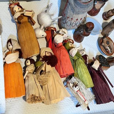 Lot 38 Tub of nativity sets
