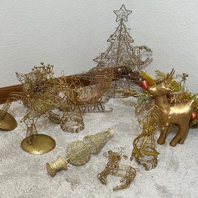 Lot 39 Gold Wire Decor