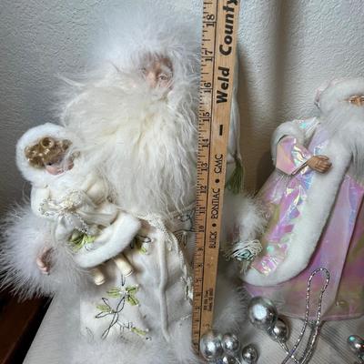 Lot 41 White Santas