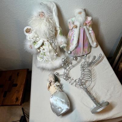 Lot 41 White Santas