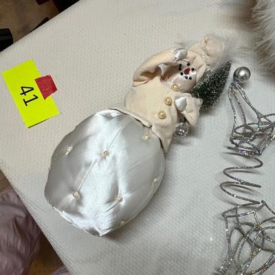 Lot 41 White Santas