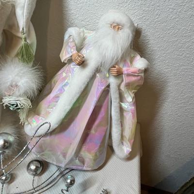 Lot 41 White Santas