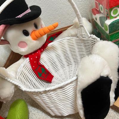 Lot 43 Christmas Decor Giftware