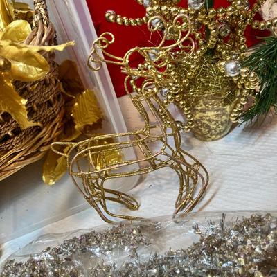 Lot 44 Tub of Silver & Gold Decor