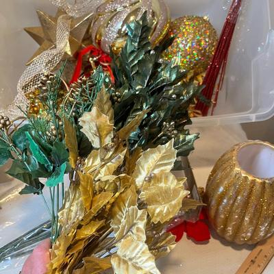 Lot 46 Tub of Gold Decor