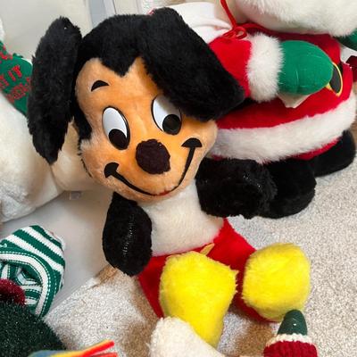 Lot 48 Tub of plushies