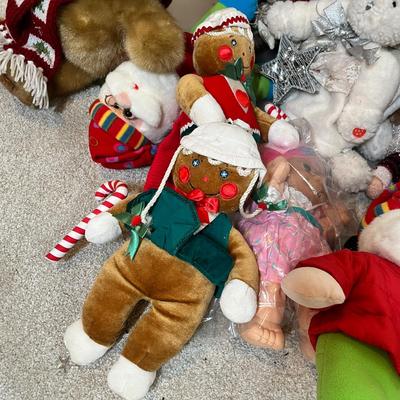 Lot 48 Tub of plushies