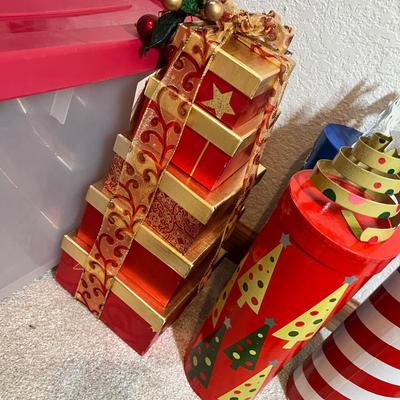 Lot 50 Large tub of Tree decor