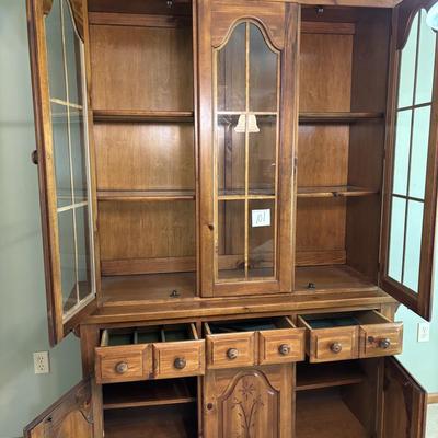 Broyhill China Cabinet
