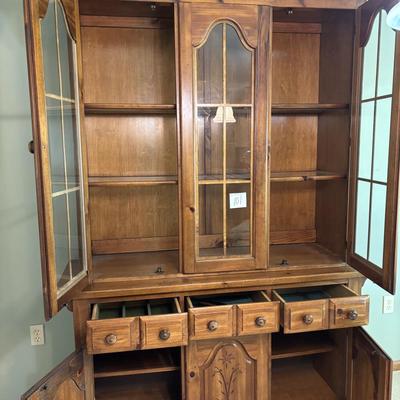 Broyhill China Cabinet