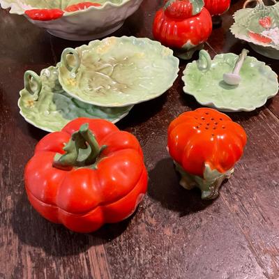 K1232 Large LOT of Royal Bayreuth & More!!