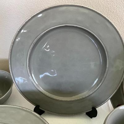 Pier1 Plates/Bowls