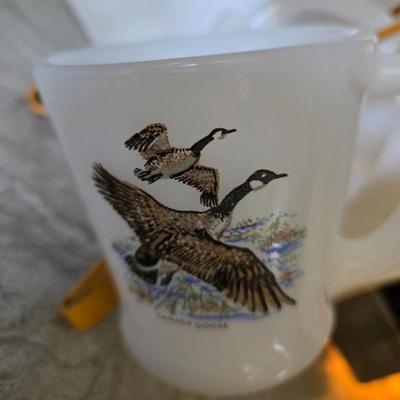 FireKing Game bird mug Set