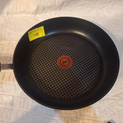 T fal skillet. New