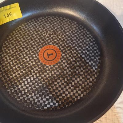 T fal skillet. New