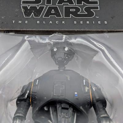LOT 101: Hasbro, Star Wars The Black Series NIB, The Rebel Trooper, Battle Droid, Clone Trooper Echo, Range Trooper & Marrok Action...