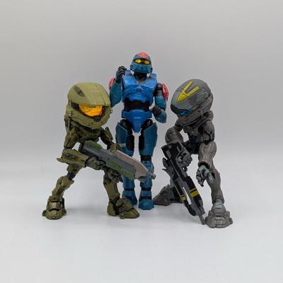 LOT 106: Legend Of Zelda Skyward Sword-Servo Action Figure, Halo Infinite Master Chief With Grappleshot Statue, Master Chief With Rifle...