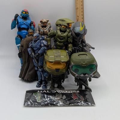 LOT 106: Legend Of Zelda Skyward Sword-Servo Action Figure, Halo Infinite Master Chief With Grappleshot Statue, Master Chief With Rifle...