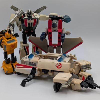 LOT 107: Hasbro Transformers Generations Legacy Series Action Figures, Siege Skytread, Nightprowler, Ramjet, The Real Ghostbusters &...
