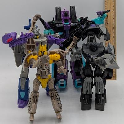 LOT 107: Hasbro Transformers Generations Legacy Series Action Figures, Siege Skytread, Nightprowler, Ramjet, The Real Ghostbusters &...