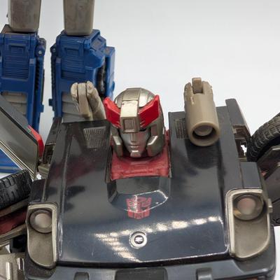 LOT 109: Hasbro Transformers, Golden Lagoon, Siege Sg-13 & More Transformer Action Figures/Robots.