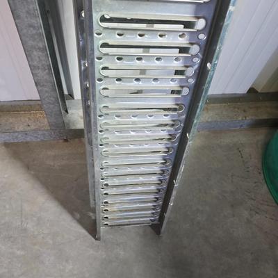 Nice pair of Heavy-Duty Aluminum Loading Ramps