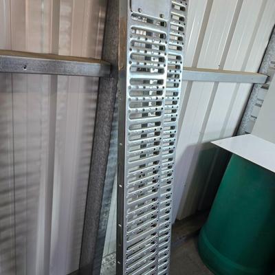Nice pair of Heavy-Duty Aluminum Loading Ramps
