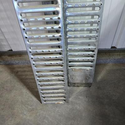 Nice pair of Heavy-Duty Aluminum Loading Ramps