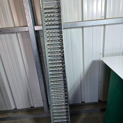 Nice pair of Heavy-Duty Aluminum Loading Ramps