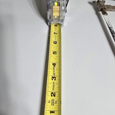 Basic Hand Tool Lot – 4 Pieces Hacksaw - Hammer - Tape measure and wire brush