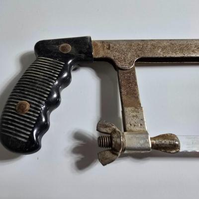 Basic Hand Tool Lot – 4 Pieces Hacksaw - Hammer - Tape measure and wire brush