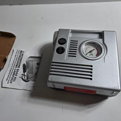 Tire Inflator, Bungee Cord Kit & Trailer Accessories Lot