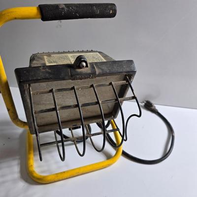 Work Lights – Pair of Portable Halogen Shop Lights