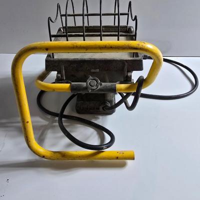 Work Lights – Pair of Portable Halogen Shop Lights