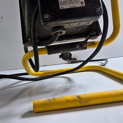 Work Lights – Pair of Portable Halogen Shop Lights