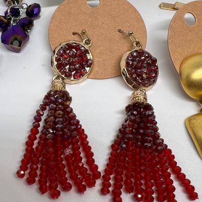 Big Mixed Jewelry Lot 19 Pairs Pierced Earrings + 2 Barretts