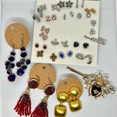 Big Mixed Jewelry Lot 19 Pairs Pierced Earrings + 2 Barretts
