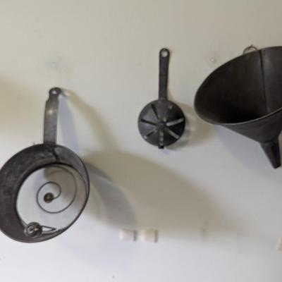 Primitive Kitchen Utensils (L)
