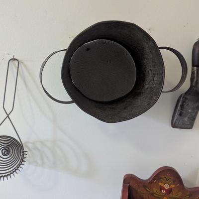 Primitive Kitchen Utensils Egg Separator Pot Spatula (L)
