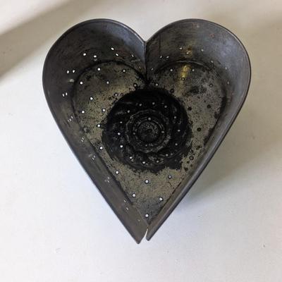 Antique Primitive Farmhouse American Heart Shaped Tin Cheese Strainer Round Grater (L)