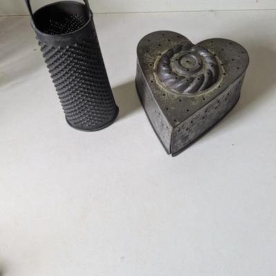 Antique Primitive Farmhouse American Heart Shaped Tin Cheese Strainer Round Grater (L)