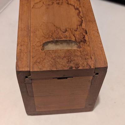 Primitive Wooden Farmhouse Box (B)