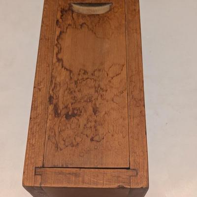 Primitive Wooden Farmhouse Box (B)