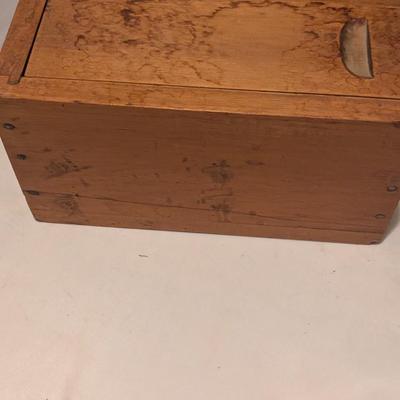 Primitive Wooden Farmhouse Box (B)