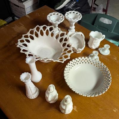 Vintage Westmoreland Glass White Milk Glass Dishes (B)