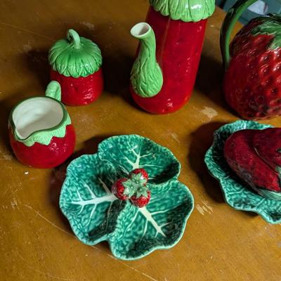 Ceramic Strawberry Teapot Set (B)